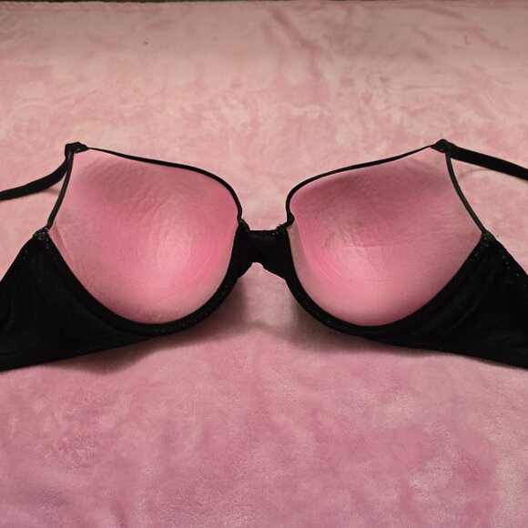 2 pairs of 36DD bras (1 VS & 1 PINK) - Picture 9 of 9